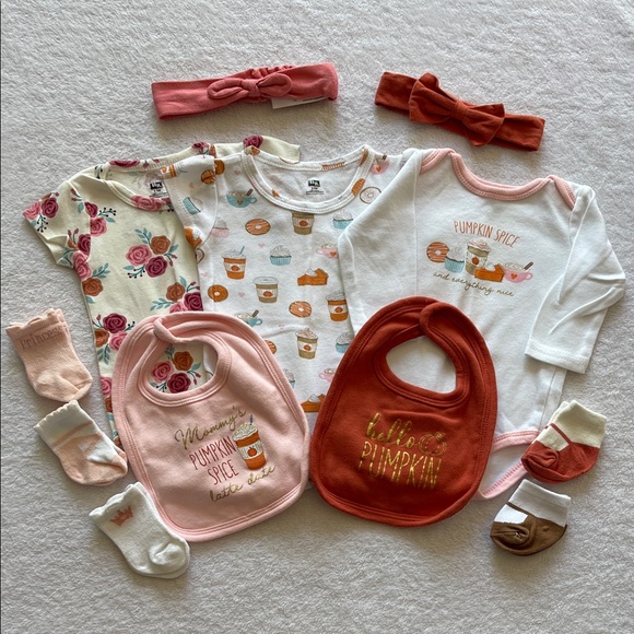 Pumpkin Spice Fall Bundle Baby Girl 6-9 Months, Bodysuits, Headbands, Bibs - Picture 1 of 5
